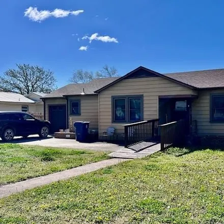 Buy this 3 bed house on unnamed road in Coffeyville, KS 67337