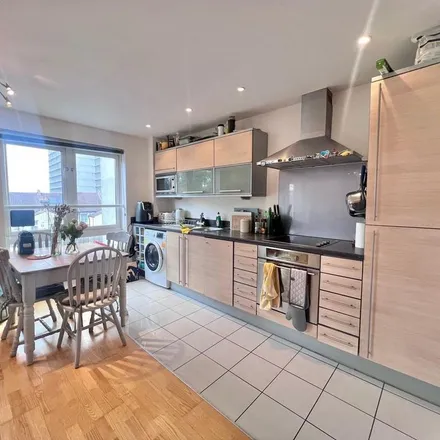 Rent this 1 bed apartment on 88 Park Lane in London, CR0 1JY