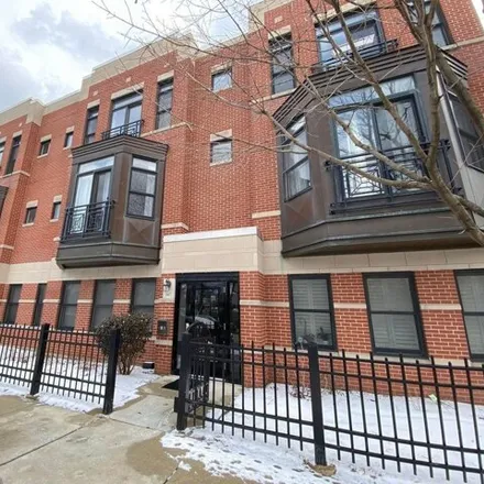 Rent this 2 bed house on 943-947 West 14th Place in Chicago, IL 60607