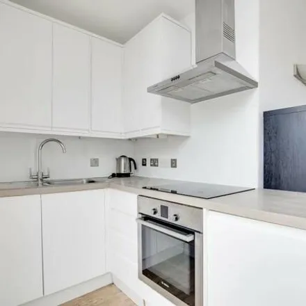 Image 7 - 28 Earl's Court Gardens, London, SW5 0TR, United Kingdom - Townhouse for rent