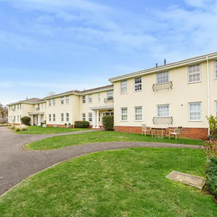 Buy this 2 bed apartment on Berry Hill in Taplow, SL6 0EH
