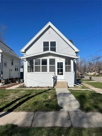 Buy this 2 bed house on 1491 8th Avenue Southeast in Cedar Rapids, IA 52403