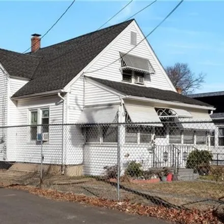 Image 3 - 36 Sisson Street, East Hartford, CT 06118, USA - House for sale