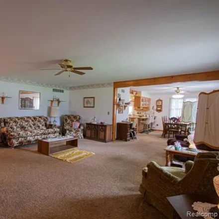 Image 4 - 53330 Schoenherr Rd, Shelby Township, Michigan, 48315 - House for sale