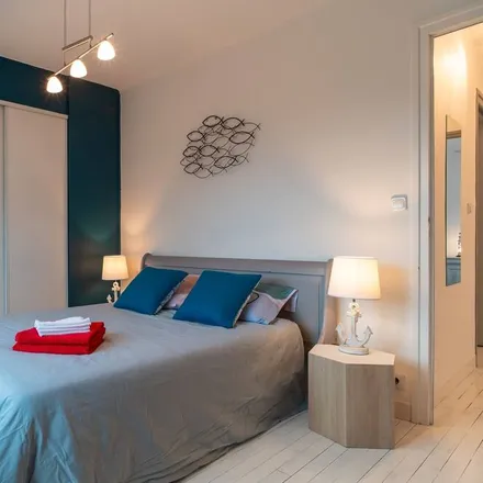 Rent this 2 bed house on Centre d'incendie et de secours de Concarneau in Zone commerciale de Kerampéru, 12 Rue du Poteau Vert