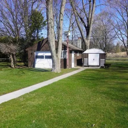 Image 3 - 566 Northlawn, East China Charter Township, MI 48054, USA - House for sale