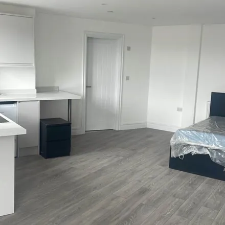 Rent this 1 bed apartment on 7 Alfred Road in London, W3 6LH