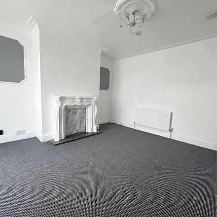 Image 4 - Pontefract Lane, Leeds, LS9 0AS, United Kingdom - Apartment for rent