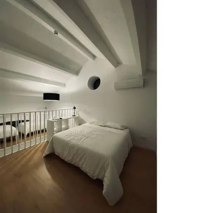 Rent this 2 bed apartment on Évora