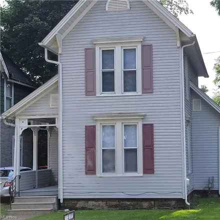 Buy this 4 bed house on 250 Gates Avenue in Elyria, OH 44035