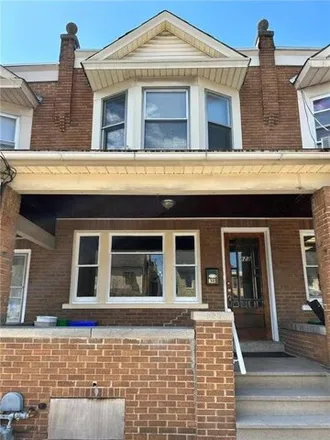 Rent this 3 bed townhouse on Lois Lilly Beauty Salon in 825 Main Street, Bethlehem