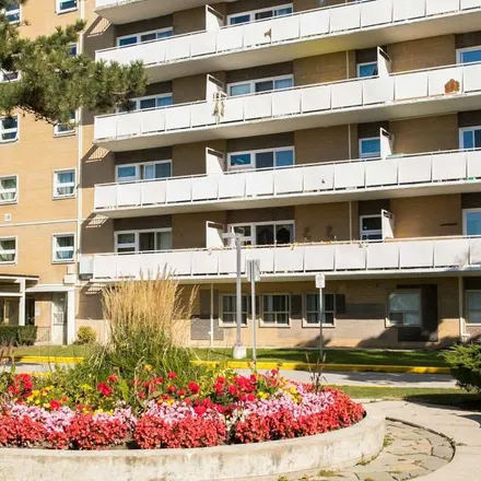 Rent this 3 bed apartment on 32 Carluke Crescent in Toronto, ON M2L 2J2