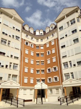 Buy this 3 bed apartment on Montagu Gardens