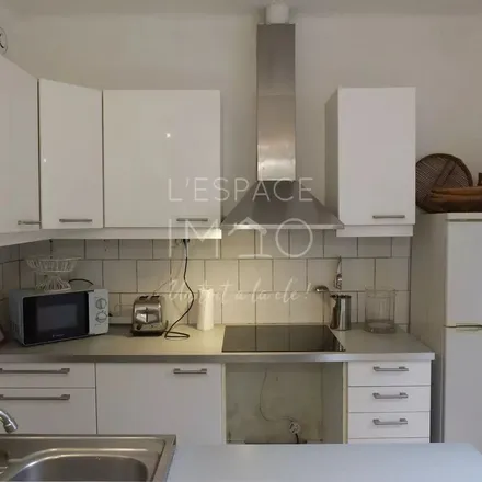 Rent this 3 bed apartment on D 24B in 13660 Orgon, France
