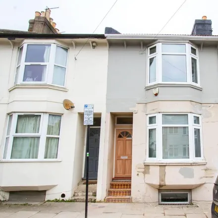 Rent this 6 bed townhouse on 27 Caledonian Road in Brighton, BN2 3HX
