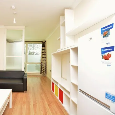 Rent this studio apartment on Slough Delivery Centre in Wexham Road, Slough