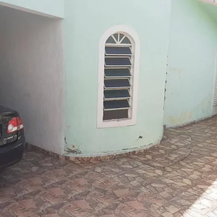 Buy this 4 bed house on Rua Josafa Cordeiro in Boa Vista, Uberaba - MG