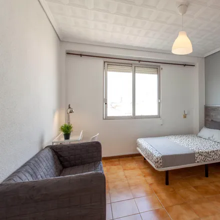 Rent this 3 bed room on 098 Sants Just i Pastor in Carrer dels Sants Just i Pastor, 46021 Valencia