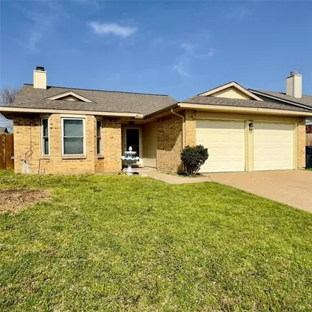 Rent this 3 bed house on 343 Hemlock Drive in Arlington, TX 76018