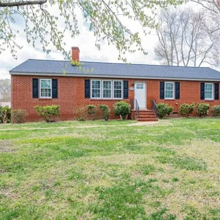 Buy this 3 bed house on 8171 Newman Drive in Burnside Farms, Mechanicsville
