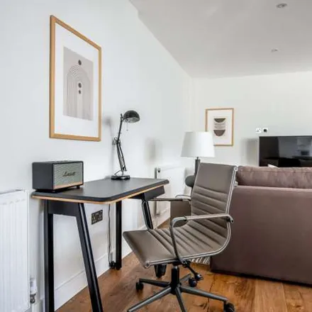 Rent this 2 bed apartment on Post Office Money in Broadley Street, London