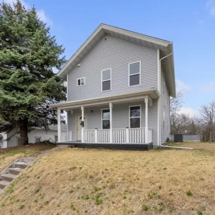 Buy this 3 bed house on 1207 East 2nd Street in Muscatine, IA 52761