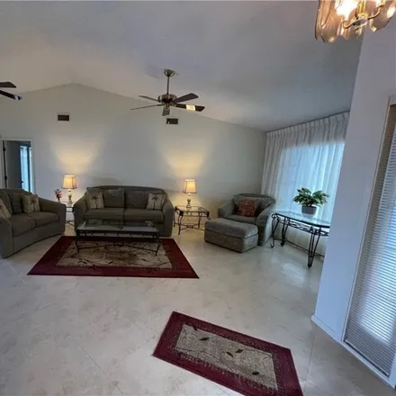 Image 5 - East Retunda Parkway, Cape Coral, FL 33904, USA - House for sale