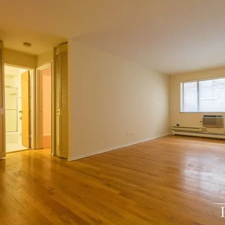 Image 3 - 660 W Wrightwood Ave, Unit CL#660-511 - Apartment for rent