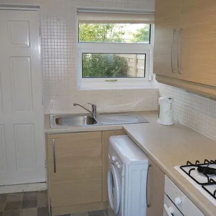 Rent this 3 bed townhouse on Queens Crescent in Chester, CH2 1RG