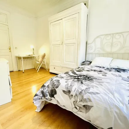 Rent this 7 bed room on Madrid in Dia & Go, Plaza Segovia Nueva
