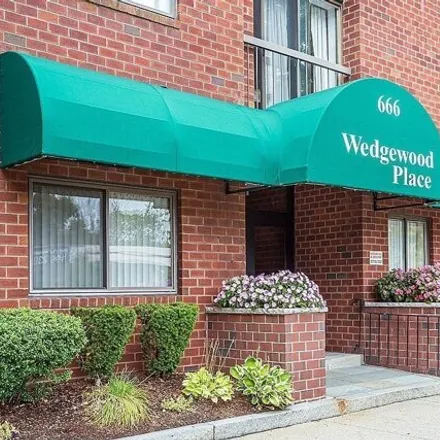 Rent this 2 bed condo on Wedgewood Place in 666 Main Street, Winchester