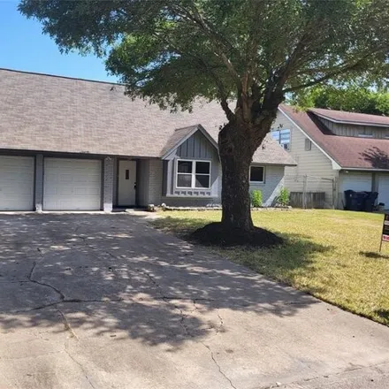 Buy this 3 bed house on 2944 15th Avenue North in Texas City, TX 77590