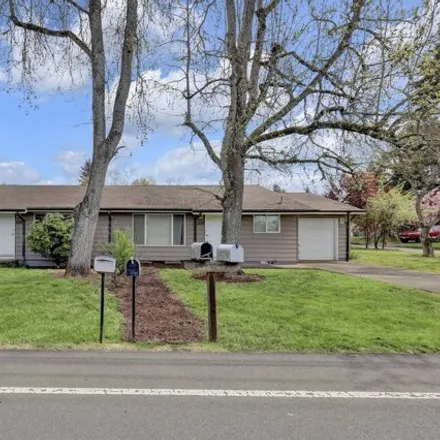 Buy this 4 bed house on 885 Cornwall Avenue in Eugene, OR 97404