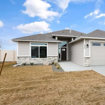 Buy this 4 bed house on West 38th Avenue in Kennewick, WA 99338