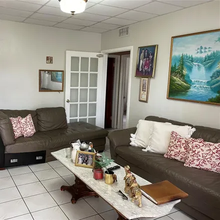 Image 5 - 921 Southwest 11th Avenue, Latin Quarter, Miami, FL 33130, USA - Duplex for sale