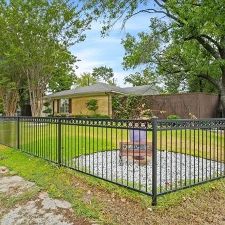 Image 3 - 10505 Ferguson Road, Dallas, TX 75218, USA - House for sale