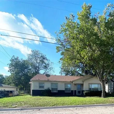 Image 2 - 519 Richardson Street, Jacksboro, TX 76458, USA - House for sale