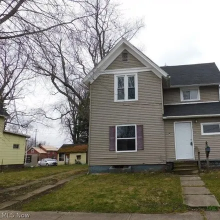 Buy this 3 bed house on 323 Jackson Street in Conneaut, OH 44030