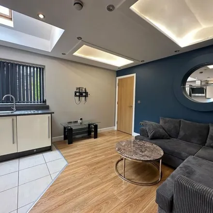 Image 6 - 324 Stainbeck Road, Leeds, LS7 3QJ, United Kingdom - Apartment for rent