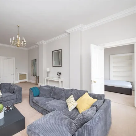 Rent this 3 bed apartment on 8 Glenfinlas Street in City of Edinburgh, EH3 6AQ