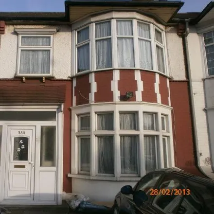 Rent this 3 bed townhouse on Benton Road in Ley Street, London