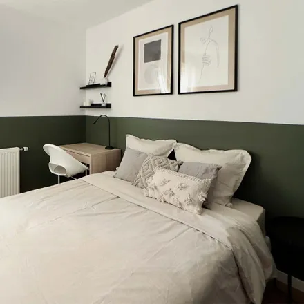 Rent this 4 bed room on 177 Avenue du Président Wilson in 93210 Saint-Denis, France