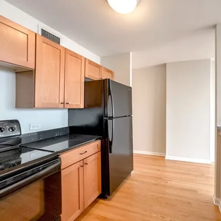 Image 4 - American Towers, 1636 North Wells Street, Chicago, IL 60614, USA - Condo for rent