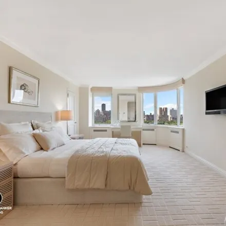 Image 4 - 875 Fifth Ave Unit 18c, New York, 10065 - Apartment for sale