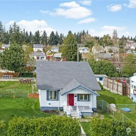 Buy this 5 bed house on 1980 South Ash Street in Tacoma, WA 98405