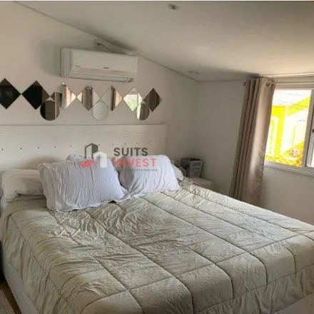 Buy this 5 bed house on Avenida Comendador Antônio Borin in Colônia, Jundiaí - SP