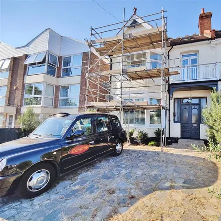 Rent this 2 bed apartment on First Avenue in Southend-on-Sea, SS0 8FP