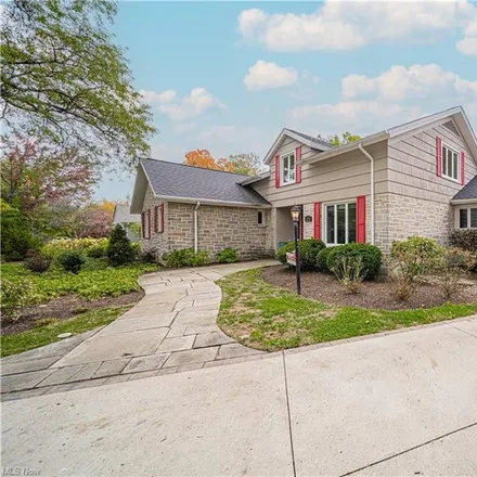 Image 2 - 22770 Canterbury Lane, Shaker Heights, OH 44122, USA - House for sale