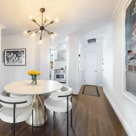 Image 3 - 100 Bank St Apt 5h, New York, 10014 - Apartment for sale