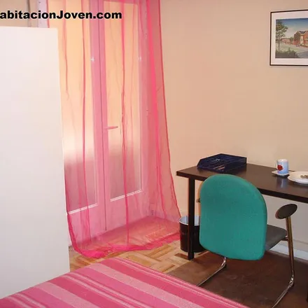 Rent this 1 bed apartment on Pizza Jardín in Paseo de San Francisco de Sales, 25
